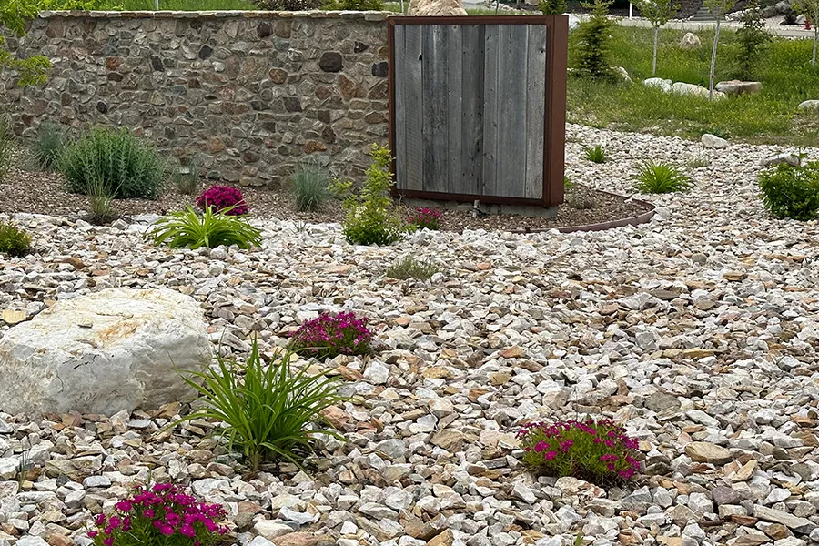 GPI-beautifully-done-land-scape-by-grassplus-carousel