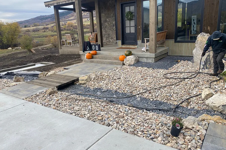 GPI-working-on-the-front-house-landscape